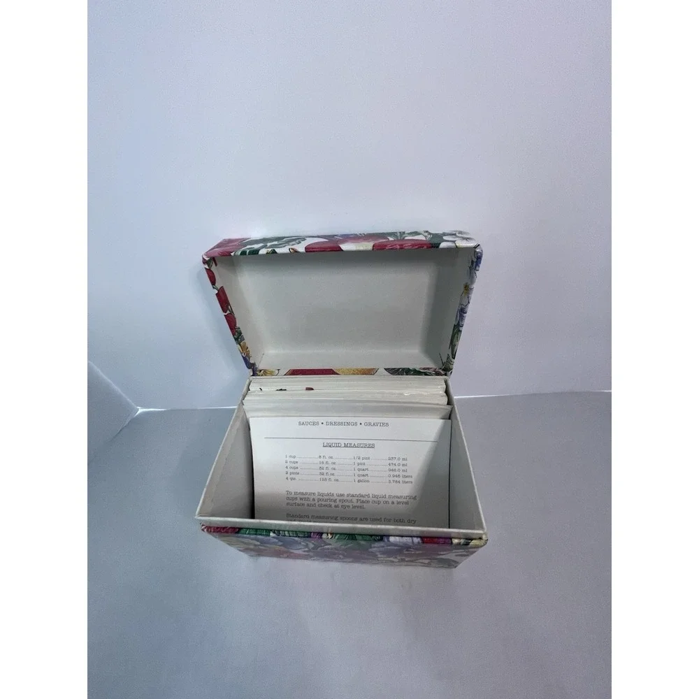 C.R. Gibson Company Recipe Box With Recipe Cards Vintage 90's Flower Cottagecore
